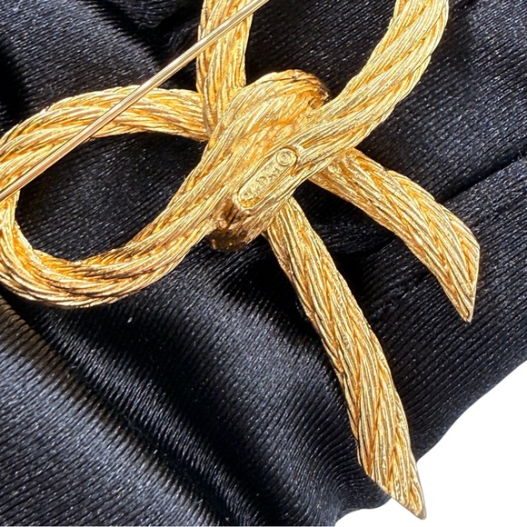 Vintage Christian Dior Gold Bow Brooch w/ Original Box - Picture 13 of 14